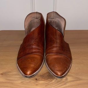 FREE PEOPLE ROYALE FLAT SZ 39